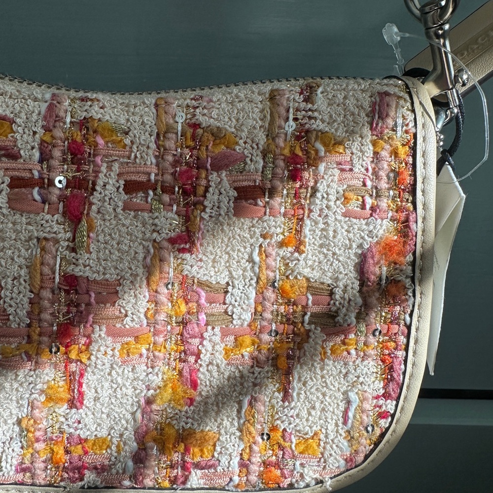 Coach Tweed Swinger 20 - Picture 3 of 9